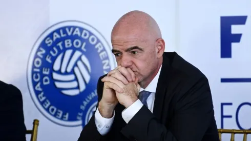 Gianni Infantino durante una de sus visitas a El Salvador, en 2019.
