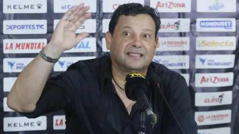 Jeaustin Campos tiene que resolver un problema ante Xelajú.

