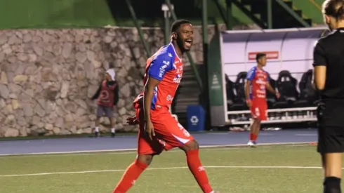 Góndola calienta la final. (Foto: Xelajú)
