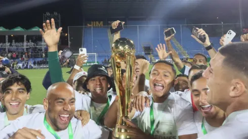 Los panza verdes nuevamente celebraron en El Trébol