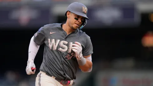 Joey Meneses tuvo su primer juego de multi-HR en MLB y supera a leyenda mexicana en lista de todos los tiempos.
