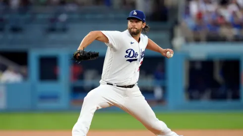Clayton Kershaw firmó sólida salida en su regreso con Dodgers.
