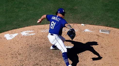 Víctor González cerró el juego para Dodgers en el triunfo dominical.
