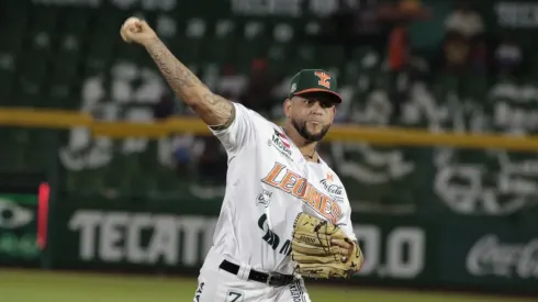 Leones volvió a imponer condiciones ante El Águila para pegar primero en casa y ponerse a un triunfo de la Serie de Campeonato del Sur.
