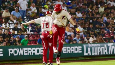 El Águila pegó de visita y se mantiene con vida en los playoffs.
