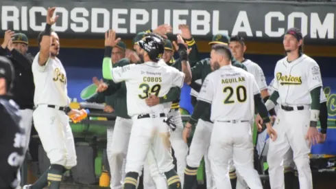 Pericos volvió a remontar ante Diablos y se puso a un triunfo de la Serie de Campeonato.
