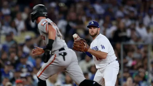 Dodgers y Gigantes cierran su serie en Los Ángeles este domingo.
