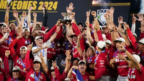 Diablos Rojos superaron a Sultanes en cuatro juegos para levantar la Copa Zaachila.
