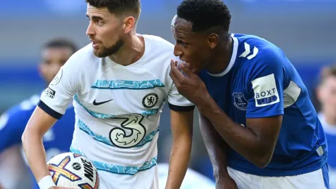 Yerry Mina vivió su momento más incómodo desde que juega en la Premier League. | Getty Images
