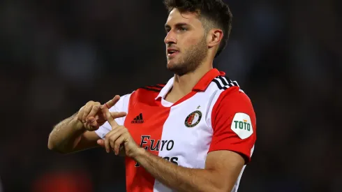 ROTTERDAM, NETHERLANDS – SEPTEMBER 15: Santiago Gimenez of Feyenoord celebrates after scoring their side's fifth goal during the UEFA Europa League group F match between Feyenoord and SK Sturm Graz at Feyenoord Stadium on September 15, 2022 in Rotterdam, Netherlands. (Photo by Dean Mouhtaropoulos/Getty Images)
