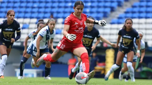 Karla Morales anotó de penal en la Liga MX Femenil. | Imago7
