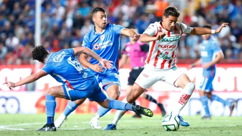 Necaxa vs. Cruz Azul por el Apertura 2023.
