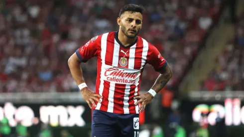 La afición de Chivas abucheó a Alexis Vega. | Imago7
