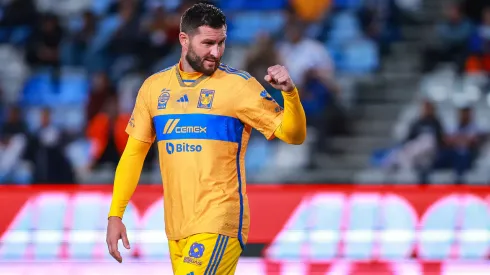 Gignac se comportó muy extraño con su compañero Marcelo Flores
