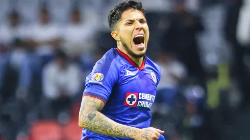 Cruz Azul estaría en problemas con FIFA por culpa de Carlos Salcedo – Getty Images
