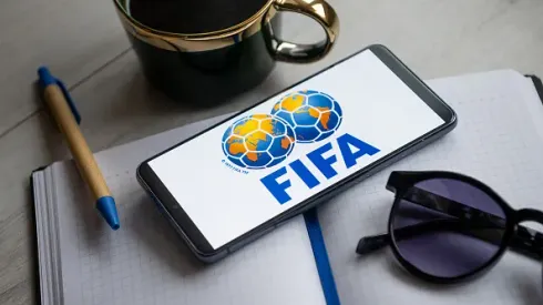 POLAND – 2024/01/31: In this photo illustration a FIFA logo seen displayed on a smartphone. (Photo Illustration by Mateusz Slodkowski/SOPA Images/LightRocket via Getty Images)
