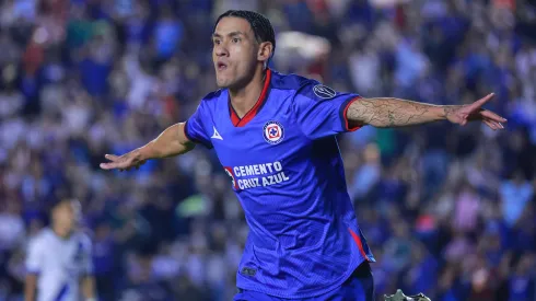 Uriel Antuna anotó su segundo gol durante el partido ante Rayados
