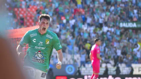 Federico Viñas en festejo de gol, durante el partido ante Rayados de Monterrey
