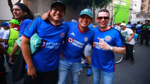 La afición de Cruz Azul agotó los boletos en horas.
