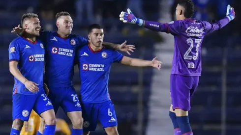 Así sale Cruz Azul y Rayados al terreno de juego
