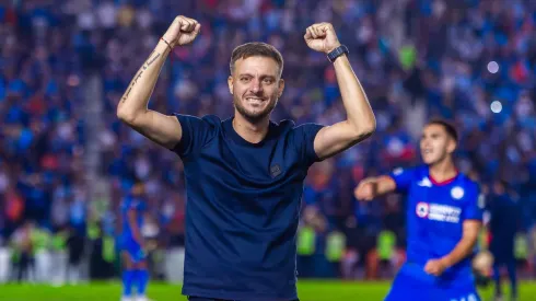 Anselmi celebra el pase de Cruz Azul.
