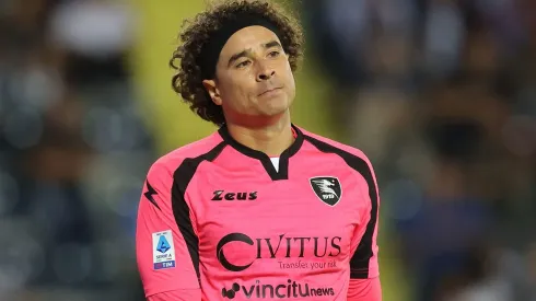 Memo Ochoa volvió a quedar fuera de Salernitana
