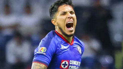 Carlos Salcedo envía preocupante mensaje a Cruz Azul
