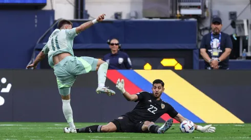Copa América 2024: ¡Qué oso! Así falló Santi Giménez frente al portero