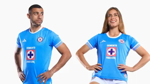 Cruz Azul y Pirma presentaron los uniformes para el Apertura 2024.
