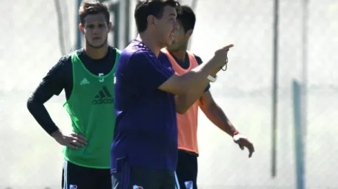 Gallardo conduciendo el entrenamiento de River en Ezeiza.
