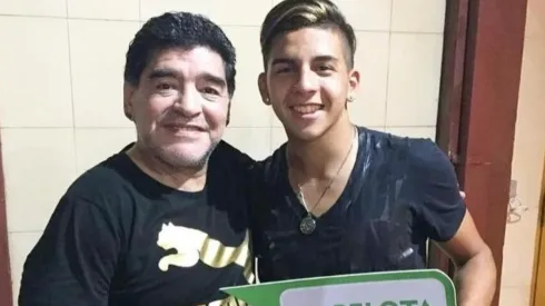 Diego Maradona y su sobrino nieto Hernán López Muñoz, enganche de River.
