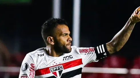 Dani Alves 7 goles en 31 partidos oficiales en el Sao Paulo, donde juega del medio hacia adelante. (FOTO: Getty)
