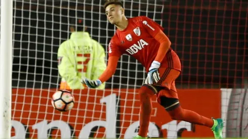 Maxi Velazco tendrá que volver por un conflicto entre River y Cobreloa.
