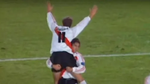 La celebración de Crespo con Francescoli.