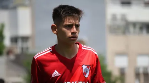 El Diablito Echeverri se prepara para volver a vestir la camiseta de River en un superclásico.
