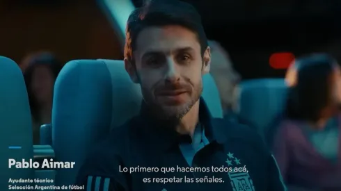 Pablo Aimar y una actuación estelar en el video de Aerolíneas Argentinas.
