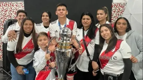 El Diablito celebró su primer título junto al plantel profesional.
