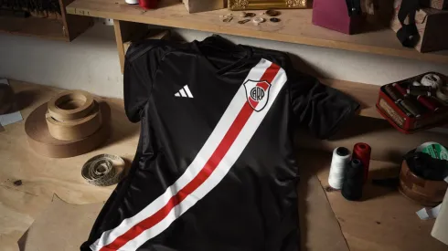 Camiseta de River pre – match
