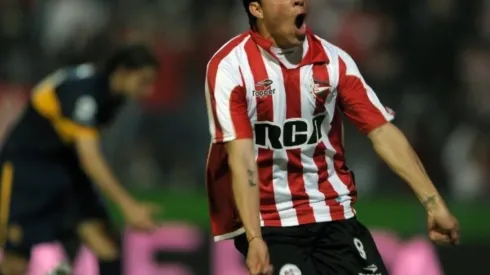 El gol de Enzo Pérez a Boca en 2009