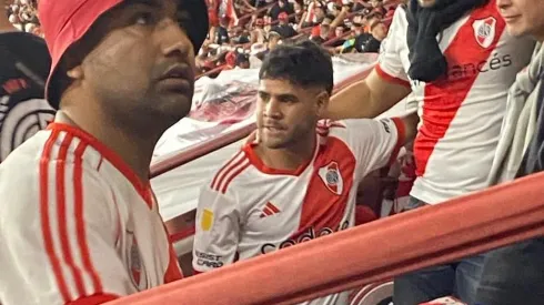 El Keko se mostró con la barra de River.
