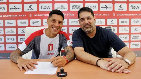 Enzo ya firmó su contrato en el Pincha. (Foto: Prensa EDLP).
