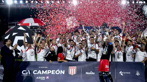 Estudiantes se consagró campeón de la última edición y jugará con River la Supercopa en 2024.
