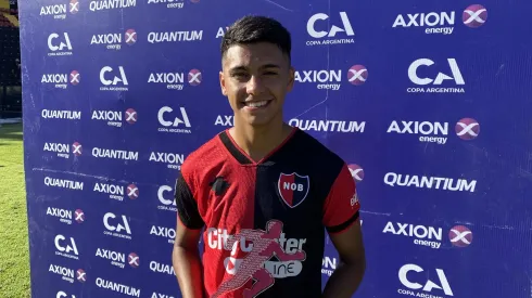 Esteban Fernández la rompió en su primer partido como titular en Newell's.
