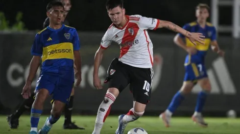 Mastantuono la rompió en la reserva de River.
