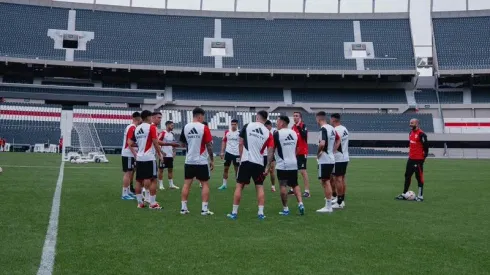 El Millo entrena en el Monumental pensando en Nacional de Uruguay.
