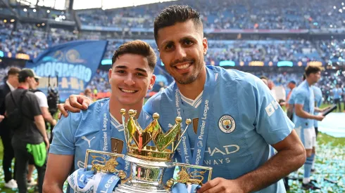 Nuevo trofeo para las vitrinas de Julián Álvarez. (Foto: @ManCity).
