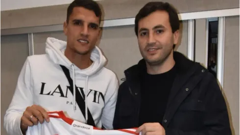 Erik Lamela recibió una camiseta de River en su visita al Monumental
