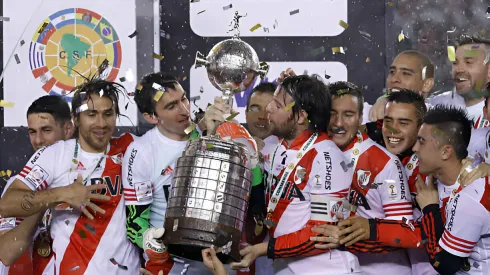 El arquero campeón de la Libertadores con River cuelga los botines y los guantes.
