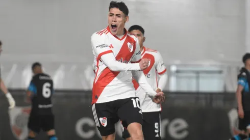 Santiago Lencina le dio el triunfo a la Reserva de River.
