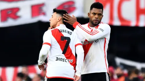 Bareiro y Borja, a puro festejo de gol.